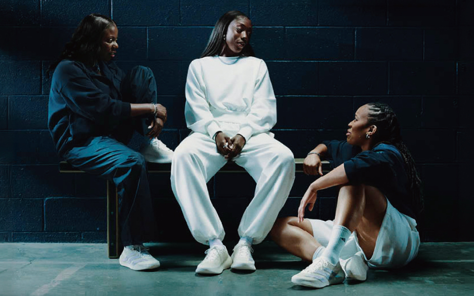 見た目も履き心地も新発想。CLIMACOOL 4D