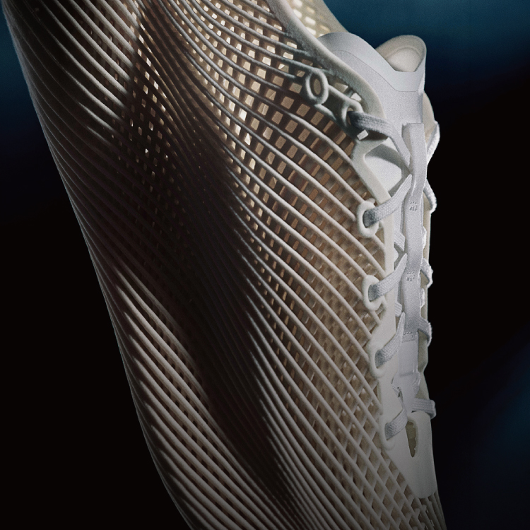 見た目も履き心地も新発想。CLIMACOOL 4D