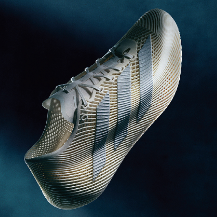 見た目も履き心地も新発想。CLIMACOOL 4D