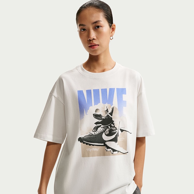レディース 【NIKE】 ナイキ W DOG GFX OS TEE ショートスリーブ IR7588 ABC-MART限定 *121SMTWHT