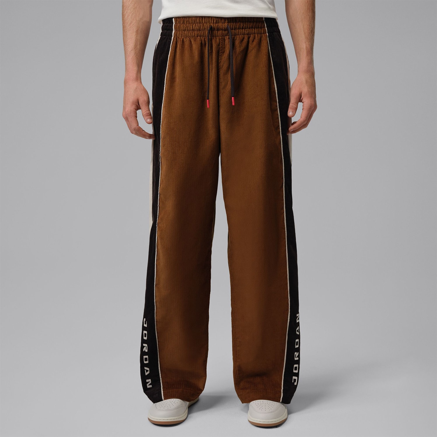 【JORDAN BRAND】 JORDAN BRAND M J FLT CORD PANT ロングパンツ IO1805 281LTBTTN/PRLWH