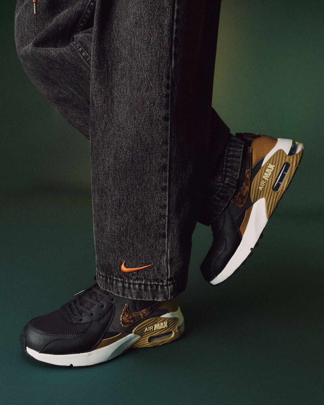 YOUR MESSAGE HERE｜NIKE RIKUさん コーディネート