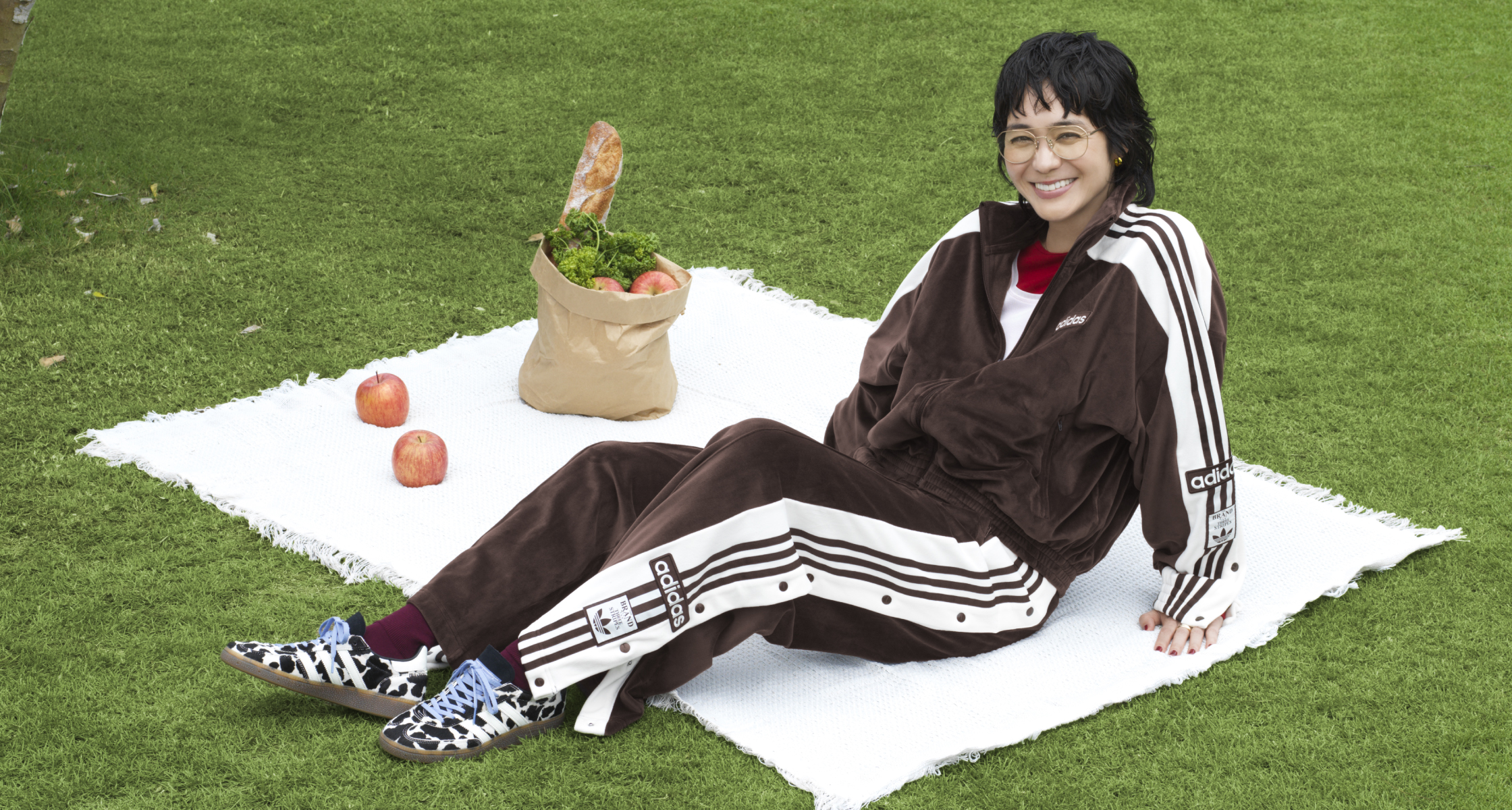 Everyday is a good day.竹下玲奈が着こなす、adidas Originalsの