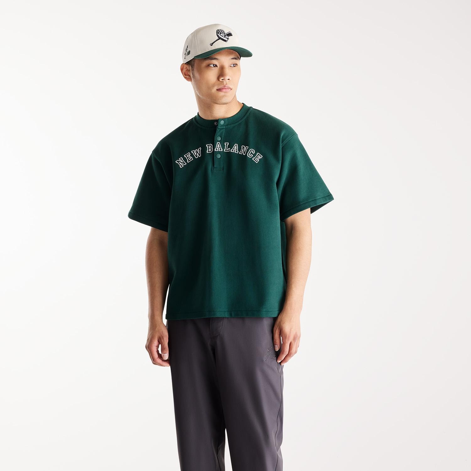 【New Balance】 ニューバランス M O.HシグネチャーヘンリーネックT ショートスリーブ MT62V56ZNOG NOG