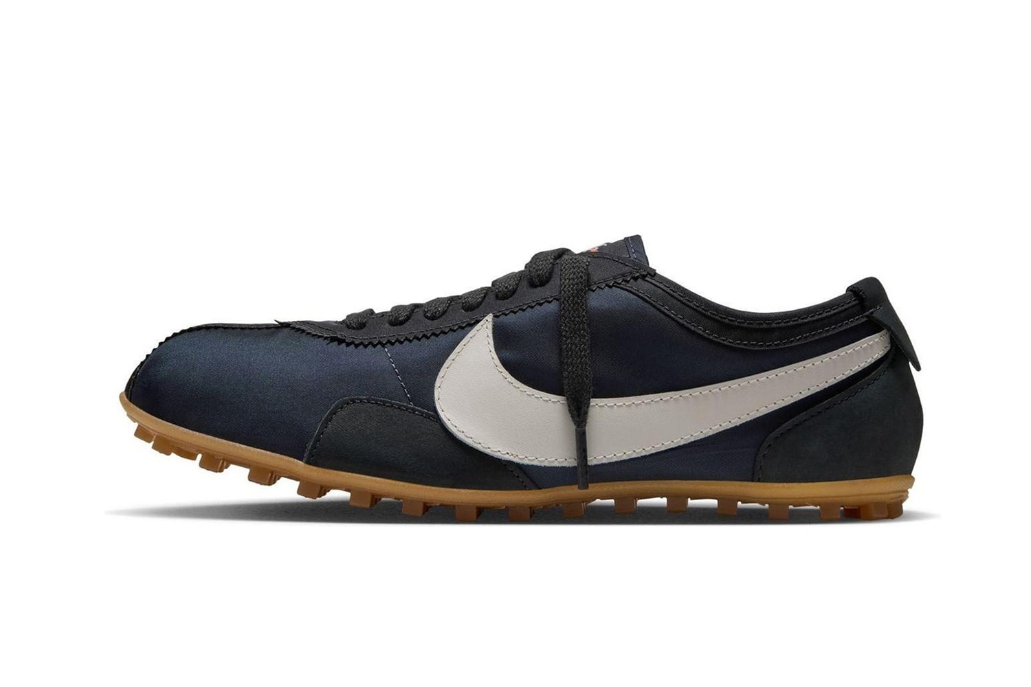 【NIKE】 ナイキ MOON SHOE ESS ウィメンズ ムーン シュー ESS WIX7025 001OFFNOR/SAIL